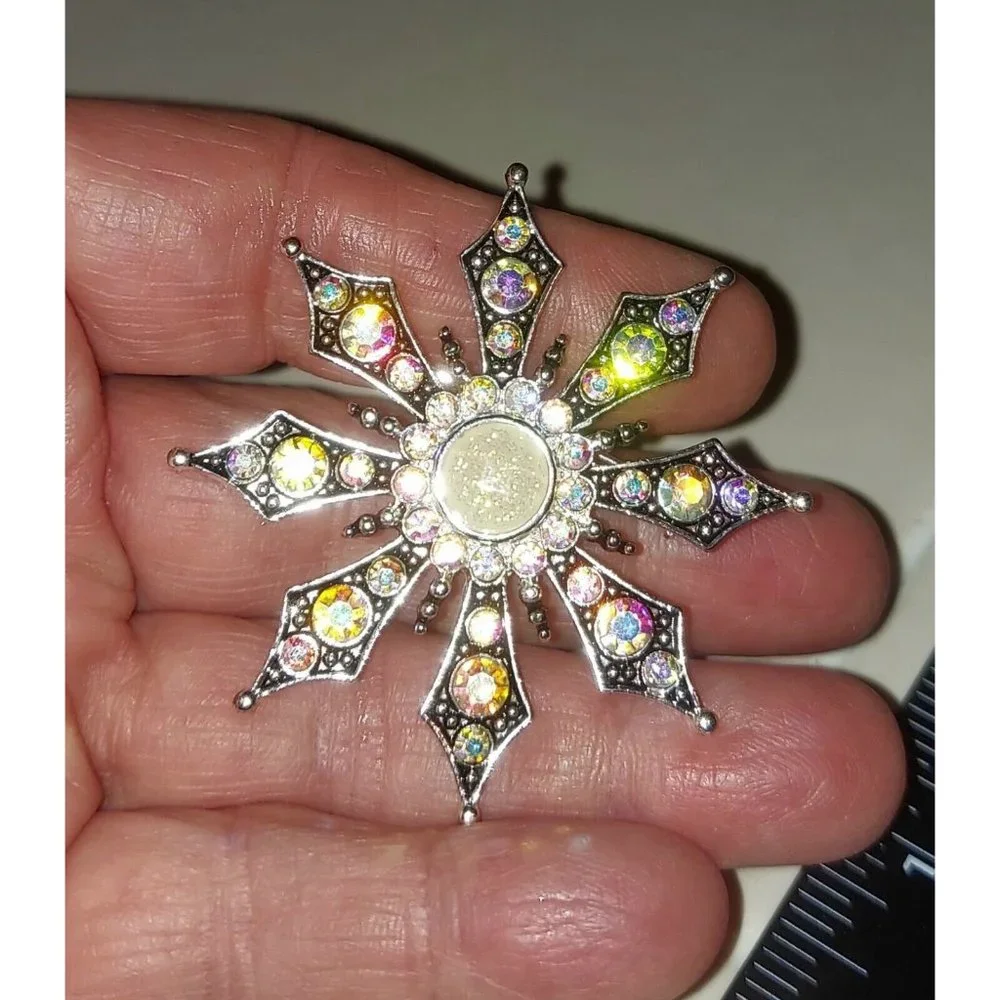 Vintage 8 Pointed Star Brooch Pin Aurora Borealis Rhinestones + Free Gift Bag - Picture 3 of 7
